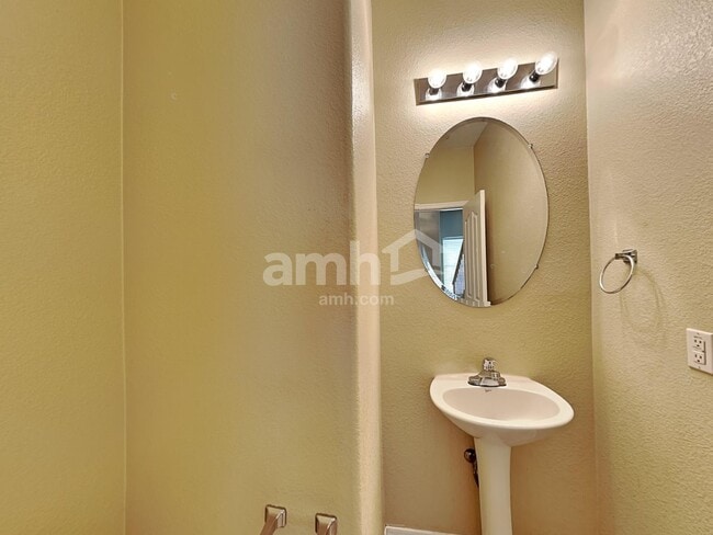 Building Photo - 6155 S Earp Wash Ln