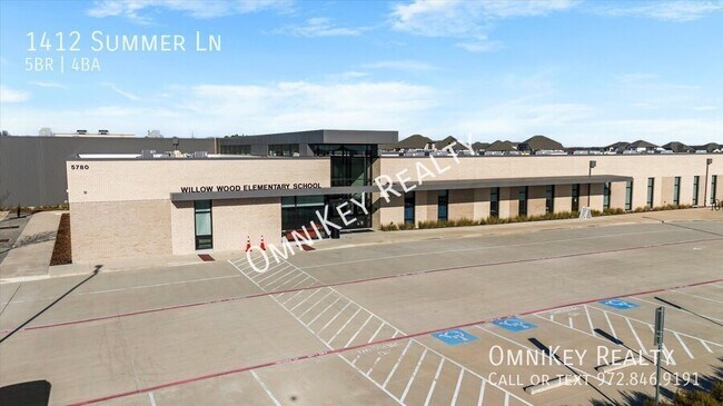 Building Photo - 1412 Summer Ln