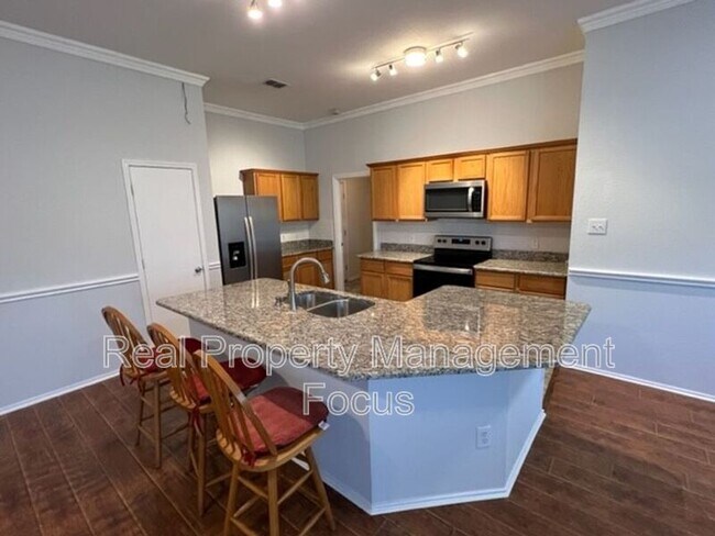 Building Photo - 1004 Trickham Dr