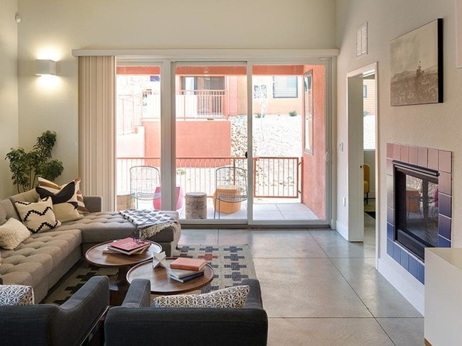 Building Photo - Zocalo