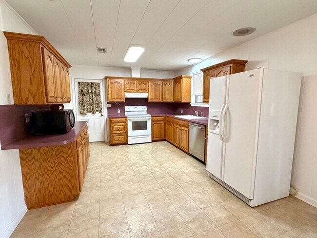 Building Photo - 43063 Black Bayou Rd