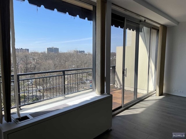 Building Photo - 1 Horizon Rd