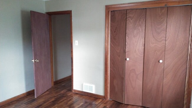 Building Photo - 725 N H St