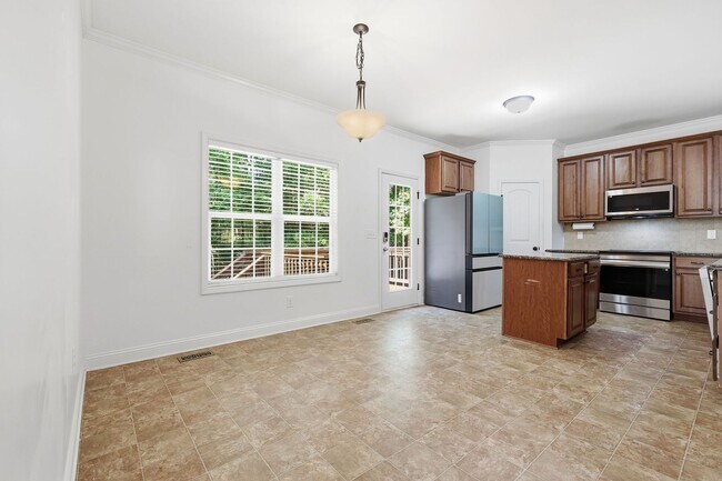Building Photo - 3 Bed 2.5 Bath With wooded lot close to Fort Bragg!