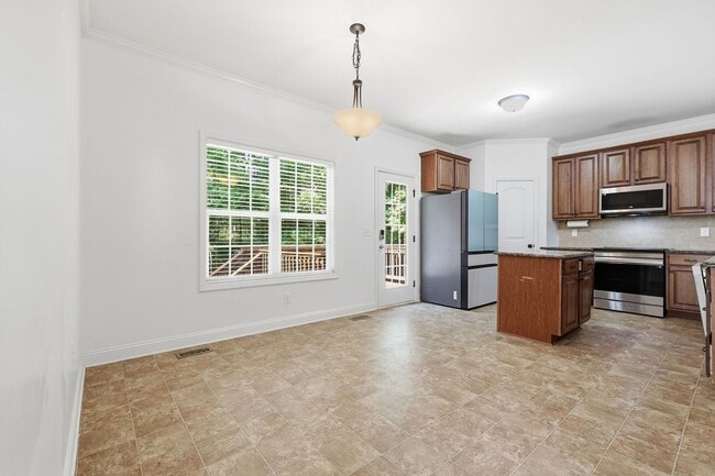 Building Photo - 80 Valor Cir