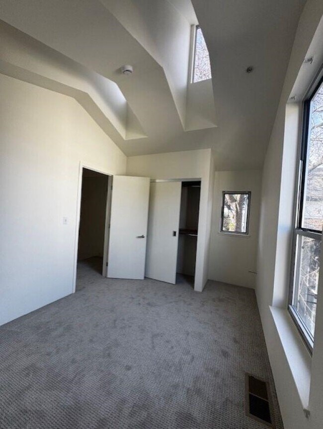 Building Photo - 42 Iron Horse Ln