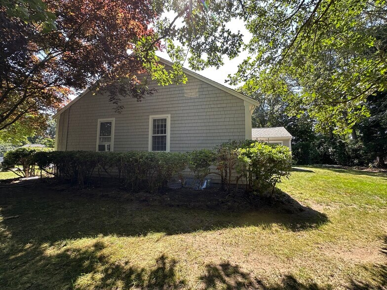 Building Photo - 113 Signal Hill Dr
