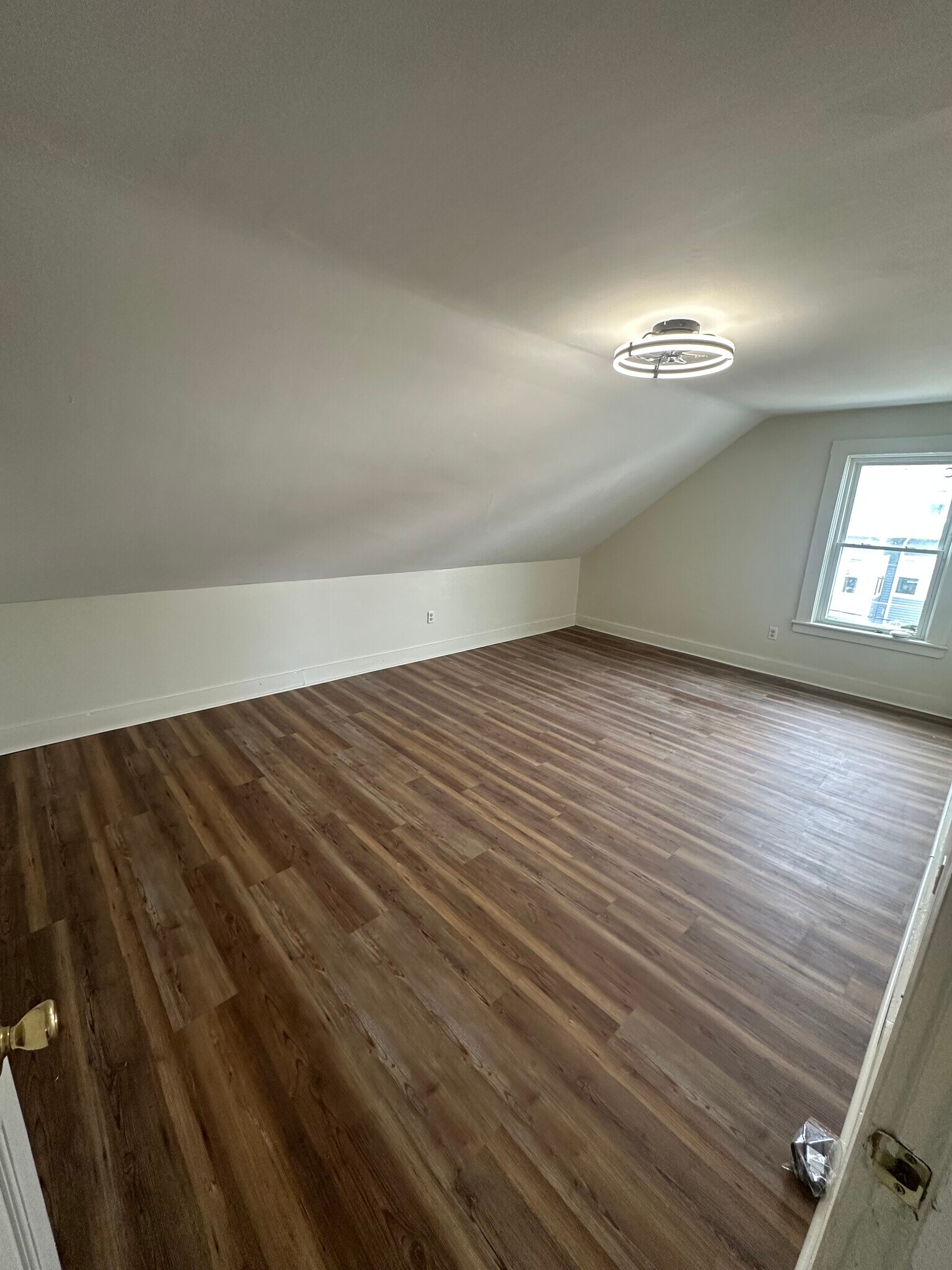 Building Photo - 446 Coe St