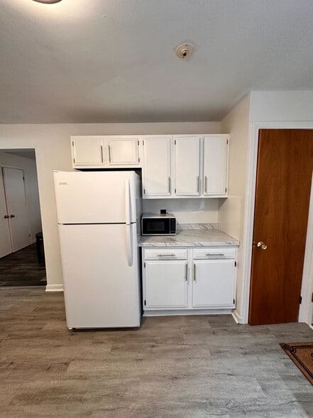 Building Photo - 147 State St