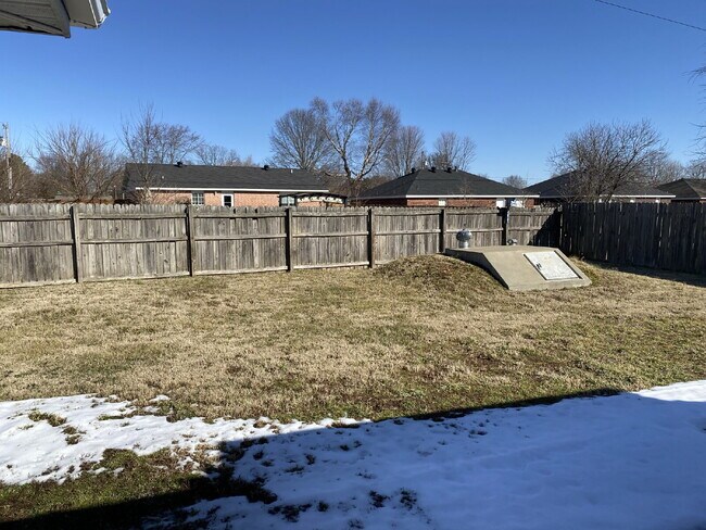 Building Photo - 770 Dogwood St