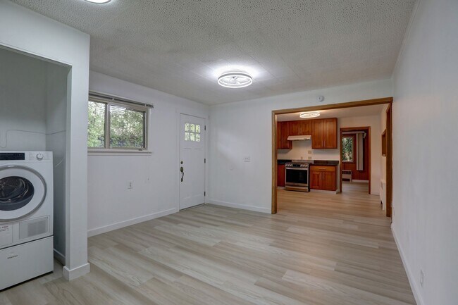 Building Photo - Large Renton Highlands Rambler with Grand ...