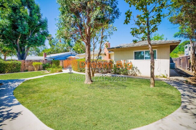 Building Photo - 5155 Harriett Cir