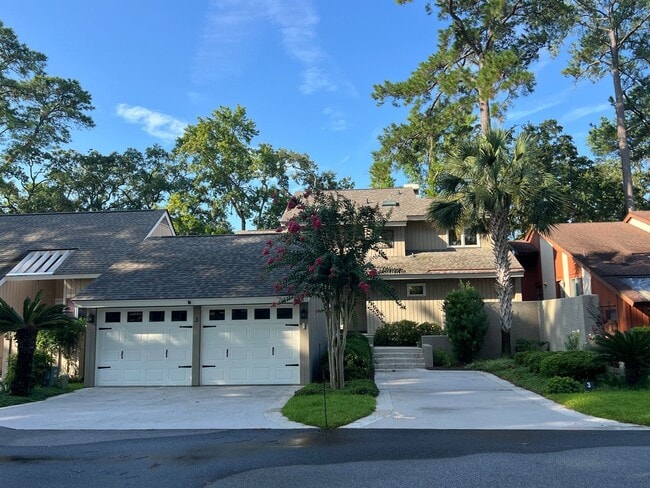 Building Photo - Gorgeous Marsh Views in Moss Creek!
