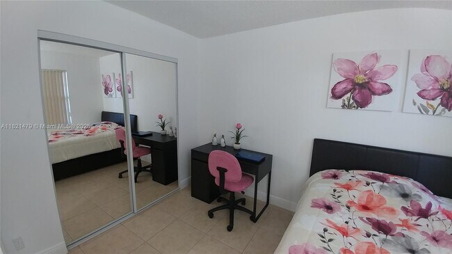 Building Photo - 10451 W Broward Blvd