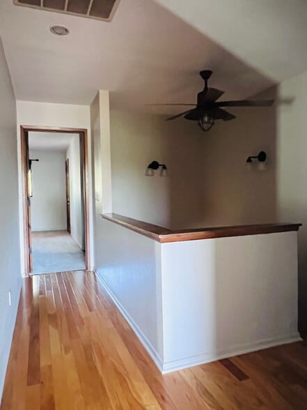 Upstairs hallway - 115 Orcutt View Ct