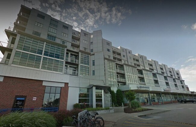 Primary Photo - Luxury Condo on the Waterfront, with dedic...