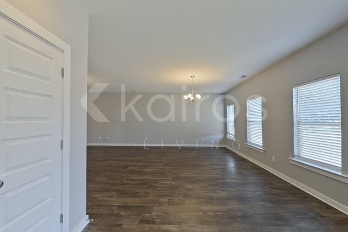 Building Photo - 204 White Oak Cir