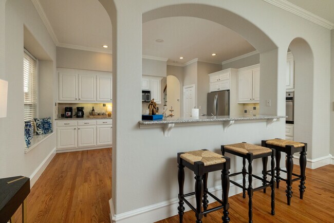 Building Photo - 3451 Binkley Ave