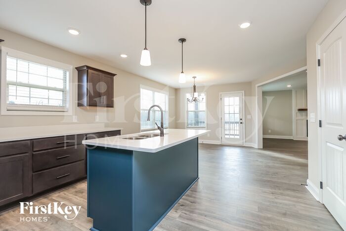Building Photo - 719 Banister Dr