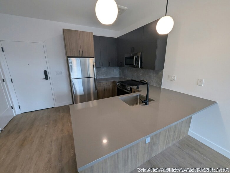 Building Photo - 199 Gardner St