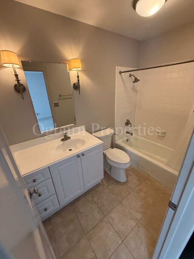 Building Photo - 318 Hanover Arms Ct