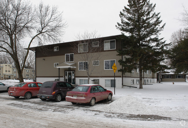 Building Photo - 3940 Restwood Rd
