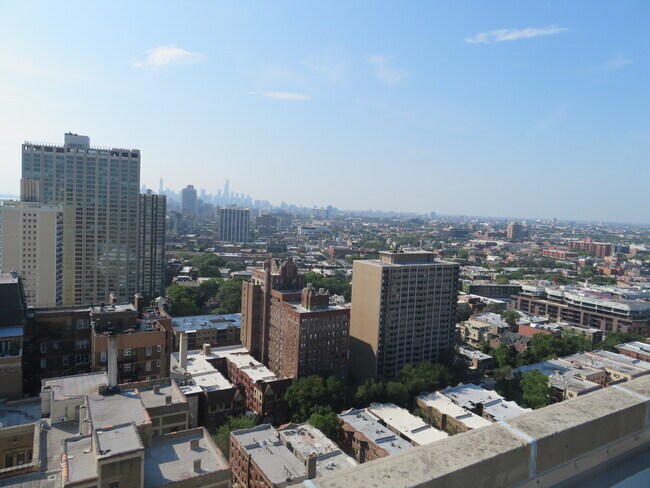 Building Photo - 3550 N Lake Shore Dr