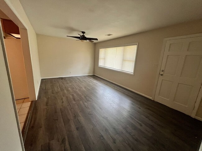 Building Photo - New On the Market!