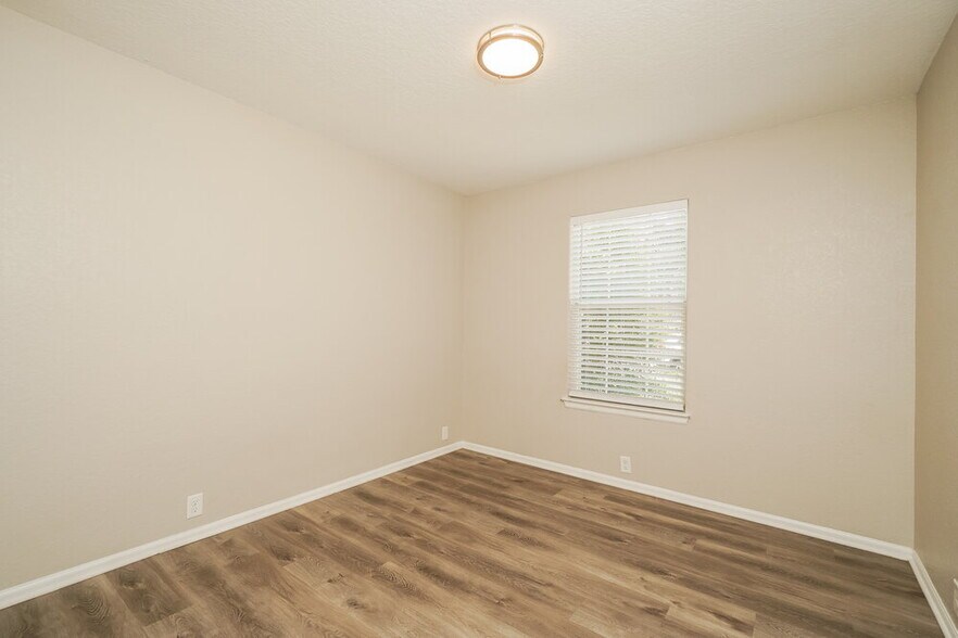 Building Photo - 3411 Maguey Trail