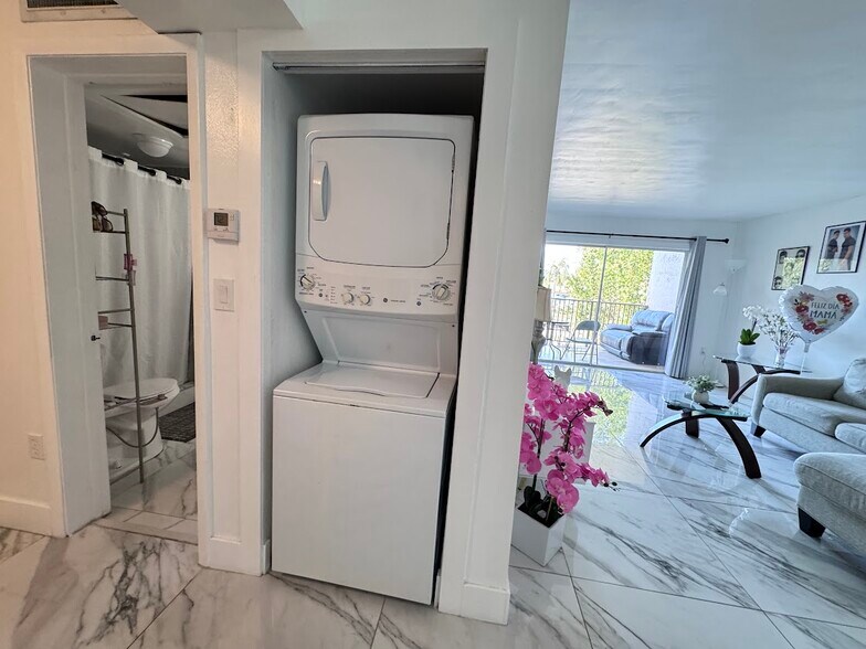 Building Photo - 15241 SW 80th St