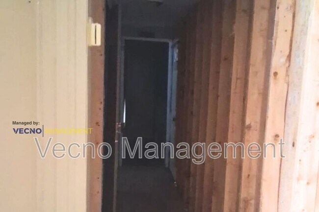 Building Photo - 16055 Texas 16 - 12