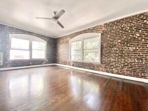 Building Photo - 854 S Oxford Ave