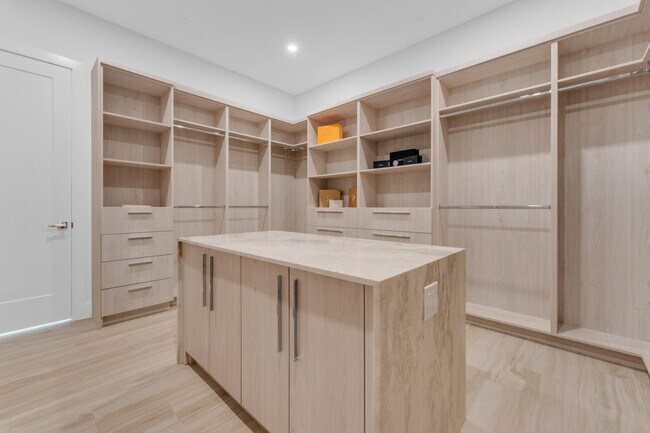 Building Photo - 239 NE 11th St