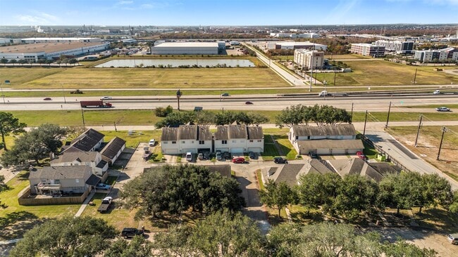 Building Photo - 1413 TX-146