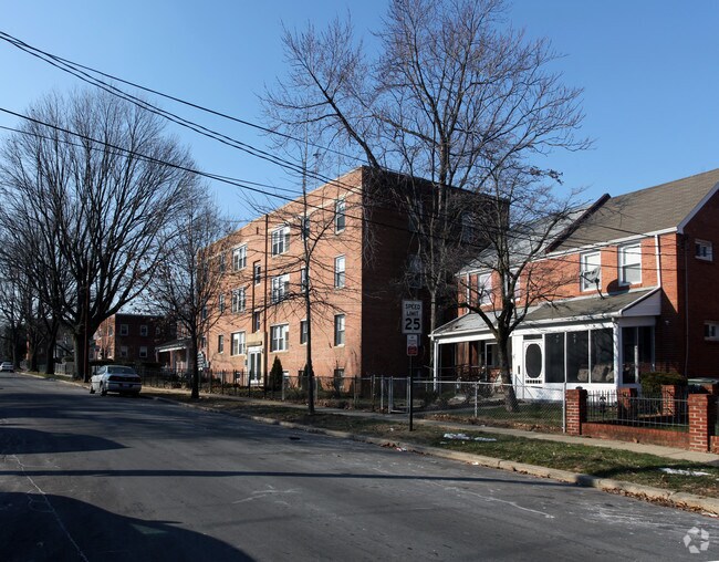Primary Photo - 137 Forrester St SE