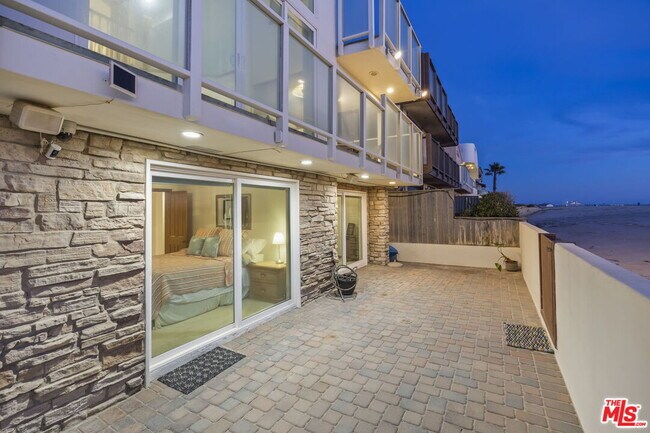 Building Photo - 1005 Ocean Dr