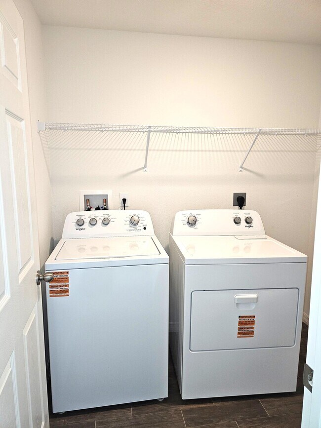 Building Photo - 3681 SW Haines St