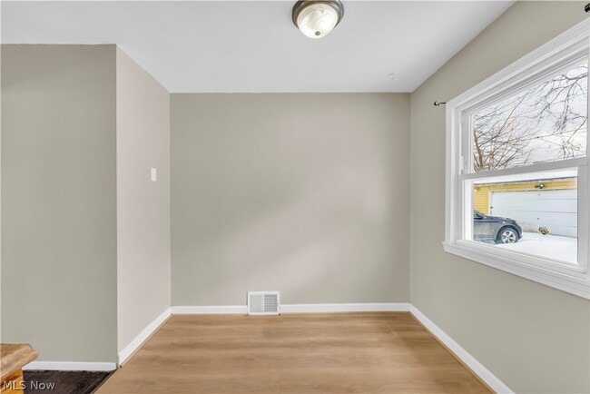 Building Photo - 12918 Eastwood Blvd