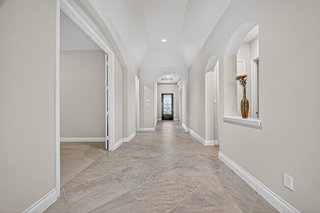 Building Photo - 28015 Castle Park Ln