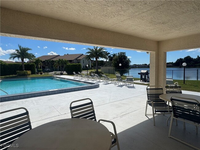 Building Photo - 13115 Feather Sound Dr