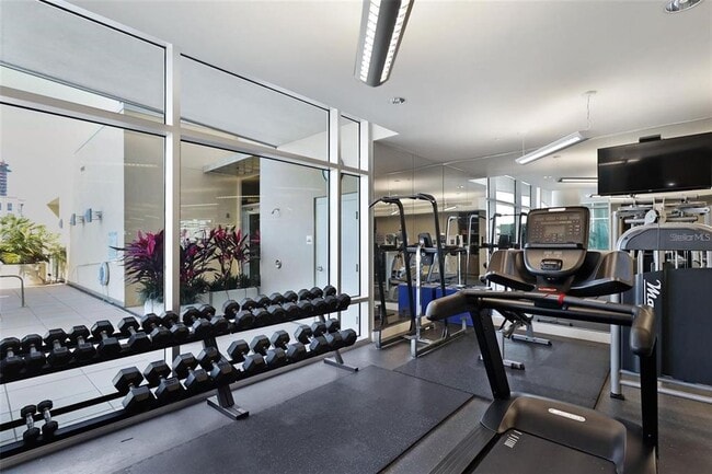 Building Photo - 400 4th Ave S