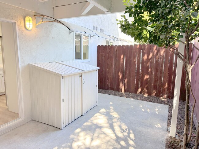 Building Photo - 3305 Green Ln