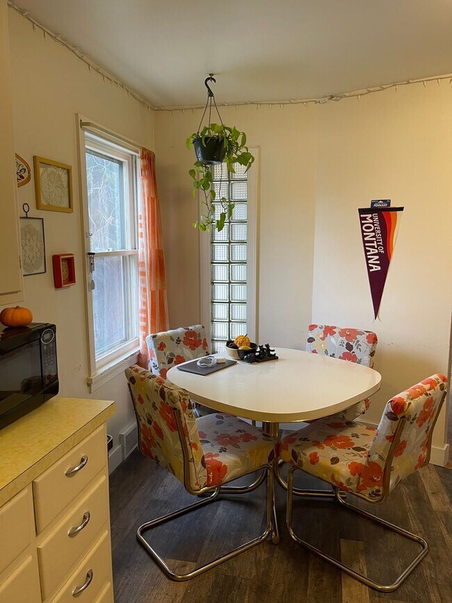 Building Photo - 123 Livingston St