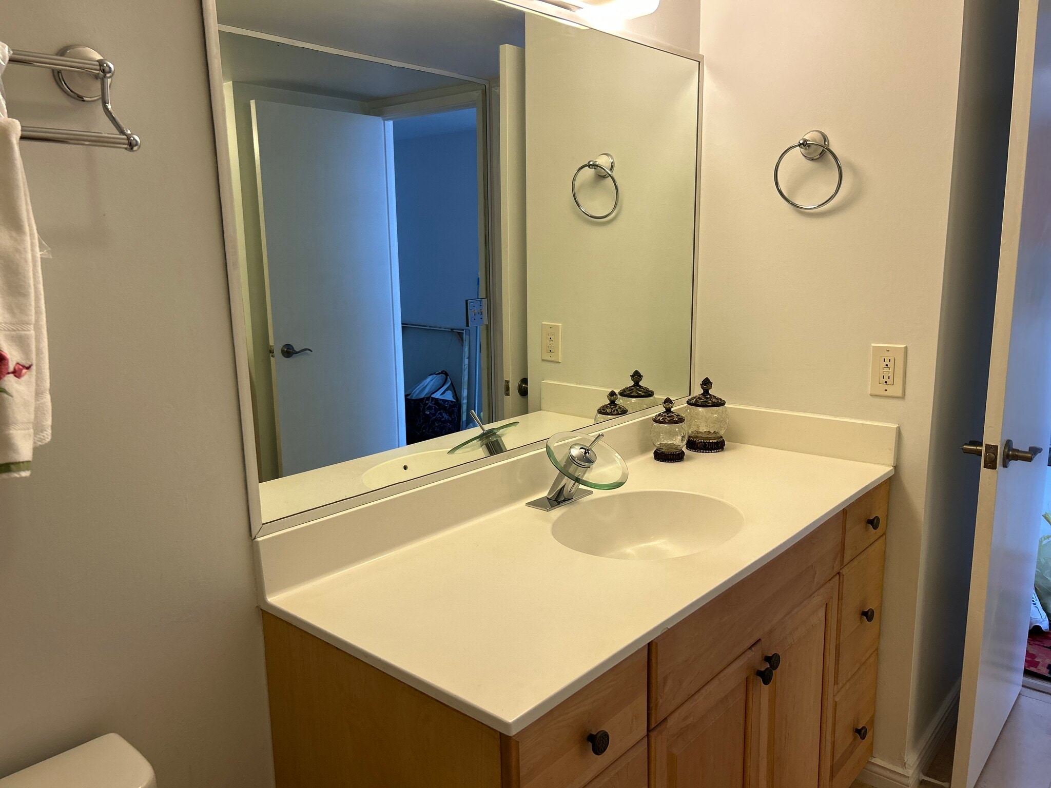 Building Photo - 1301 NE Miami Gardens Dr