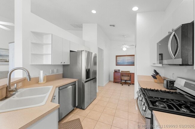 Building Photo - 364 Sunview Way