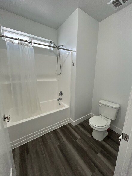 Building Photo - 767 N 380 W