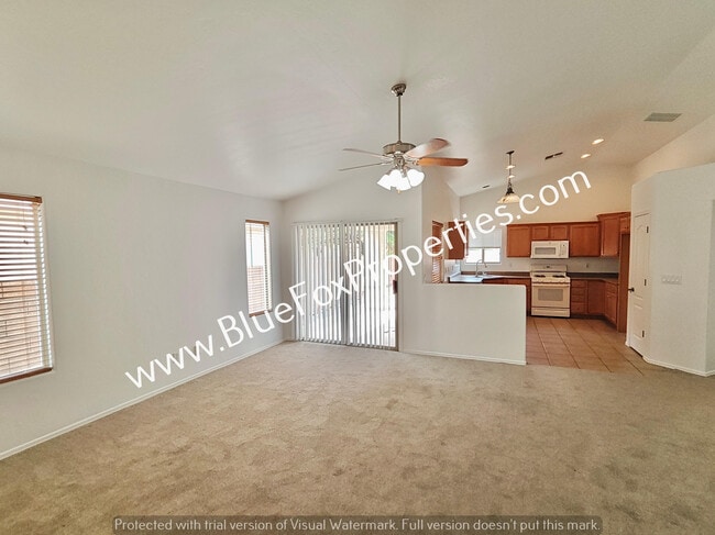 Building Photo - 10429 E Oakbrook St