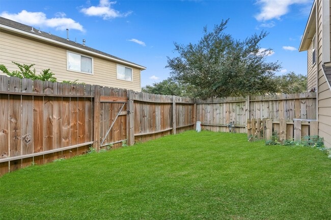 Building Photo - 6022 Yorktown Meadow Ln