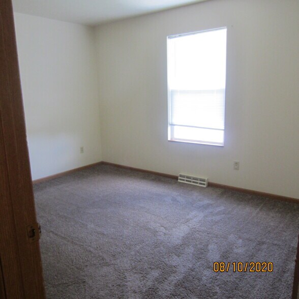 Building Photo - 908 Allen Dr