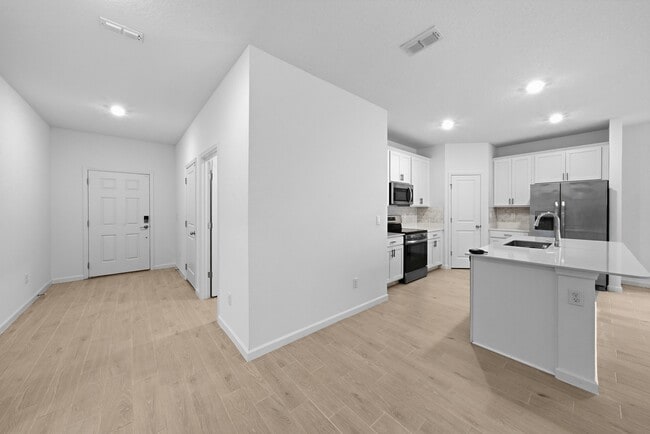 Building Photo - 60 Eustis Pt